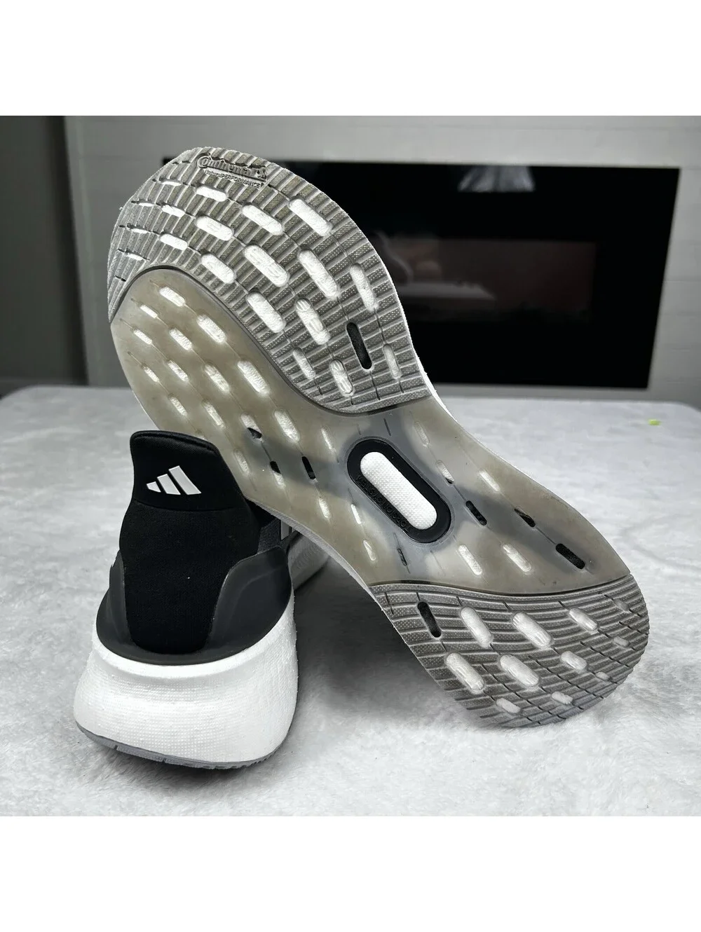 Adidas Ultraboost 5X Shoes Mens Size 10 Black White Performance Running Sneakers
